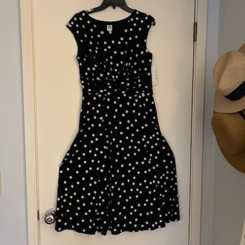 BRAND NEW Sangria Flowy Sleeveless Dress